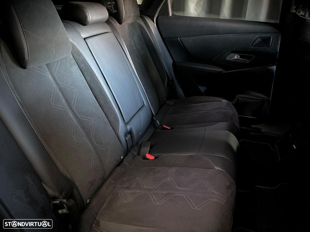 DS DS7 Crossback - 12