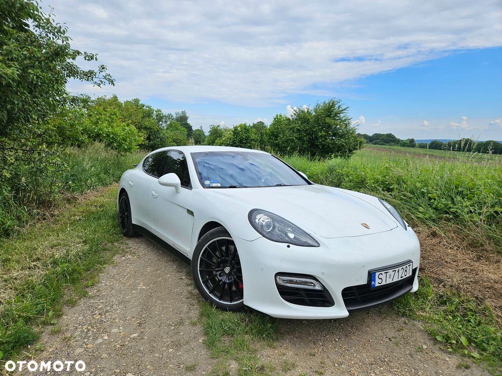 Porsche Panamera - 4
