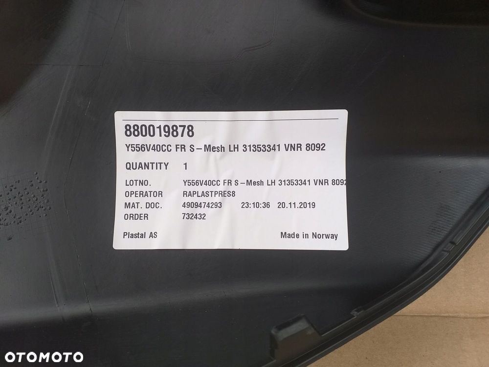 VOLVO V40 XC40 PRAWA LAWA NAKŁADKA NOWE KOMPLET - 4