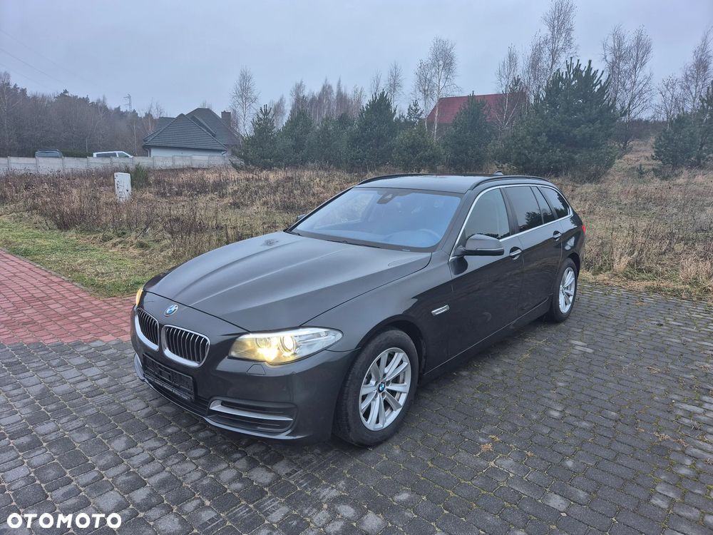 BMW Seria 5 525d xDrive Sport-Aut - 4