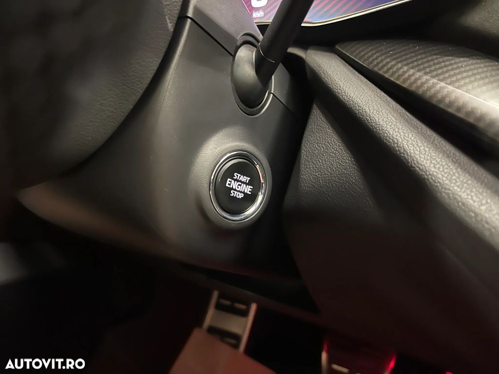 Skoda Octavia 2.0 TSI DSG RS - 25