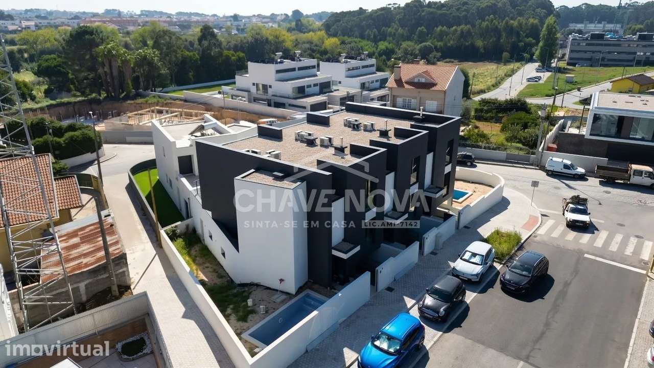 Moradia em Banda V3 Nova c/ Terraço na Madalena - Grande imagem: 4/41