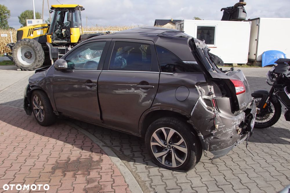Auto na części - Citroen C4 Aircross 1.6 HDI 114 KM 9H05 F6MBC1ABZ KTZ 2015R Silnik Skrzynia Drzwi Błotnik Szyba Lusterko Klamka Lampa Deska Kokpit Sterownik Moduł Czujnik Licznik Kierownica Panel - 5