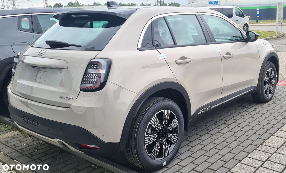 Fiat 600 1.2 Turbo Hybrid eDCT - 4