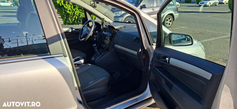 Opel Zafira 1.7 CDTI Cosmo - 24