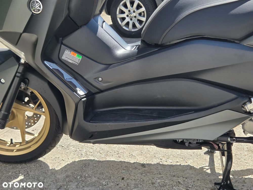 Yamaha X-max - 12