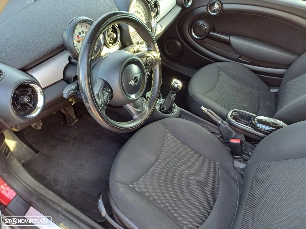 MINI 3 Portas One D - 11