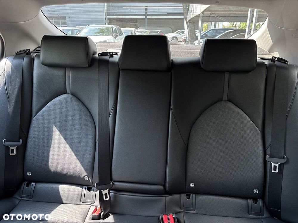 Toyota Camry 2.5 Hybrid Comfort CVT - 34