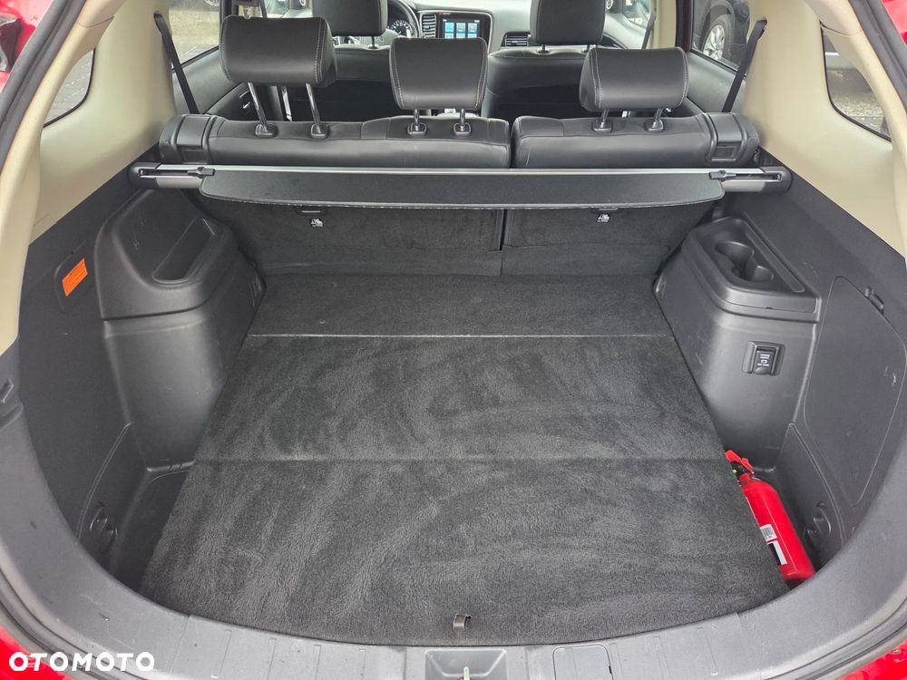 Mitsubishi Outlander - 12