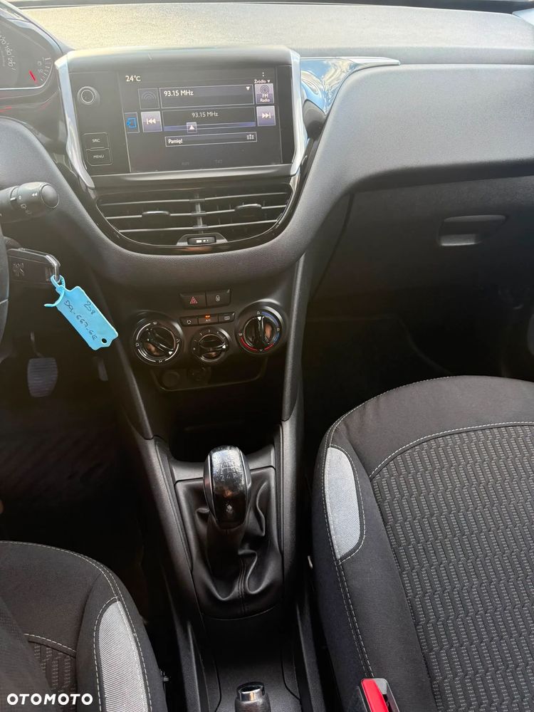Peugeot 208 82 PureTech Style - 10