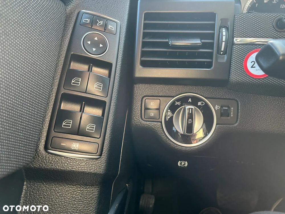 Mercedes-Benz GLK - 28