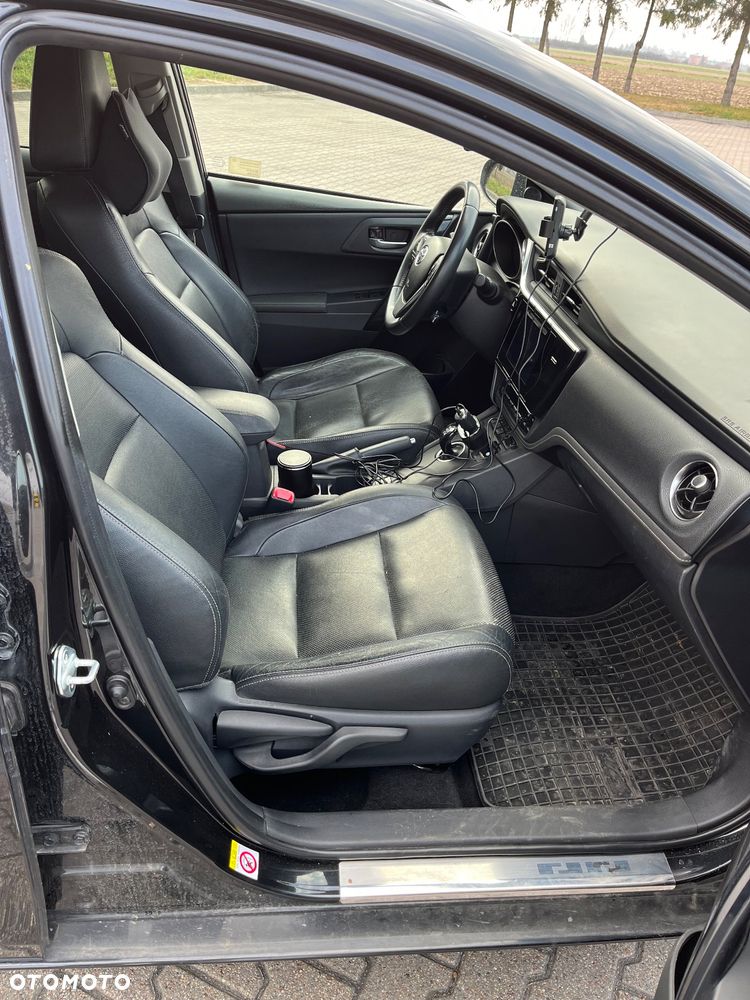 Toyota Auris ver-hybrid-135-prestige - 23