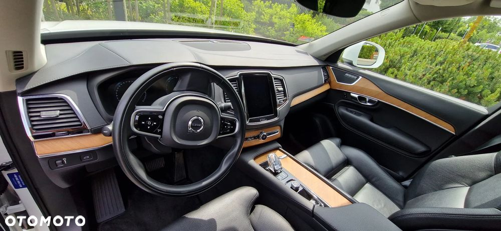 Volvo XC 90 - 8