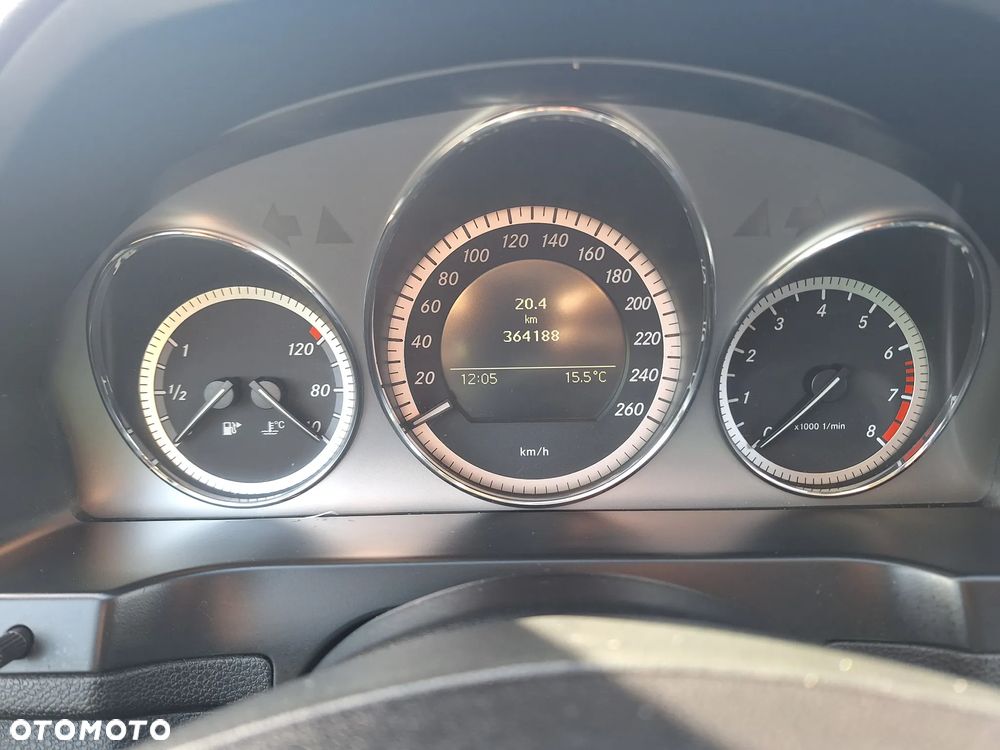 Mercedes-Benz Klasa C 180 K BlueEff Avantgarde - 15