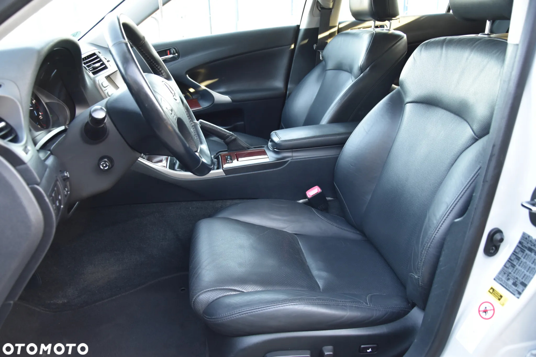 Lexus IS 220d Luxury Line - 11