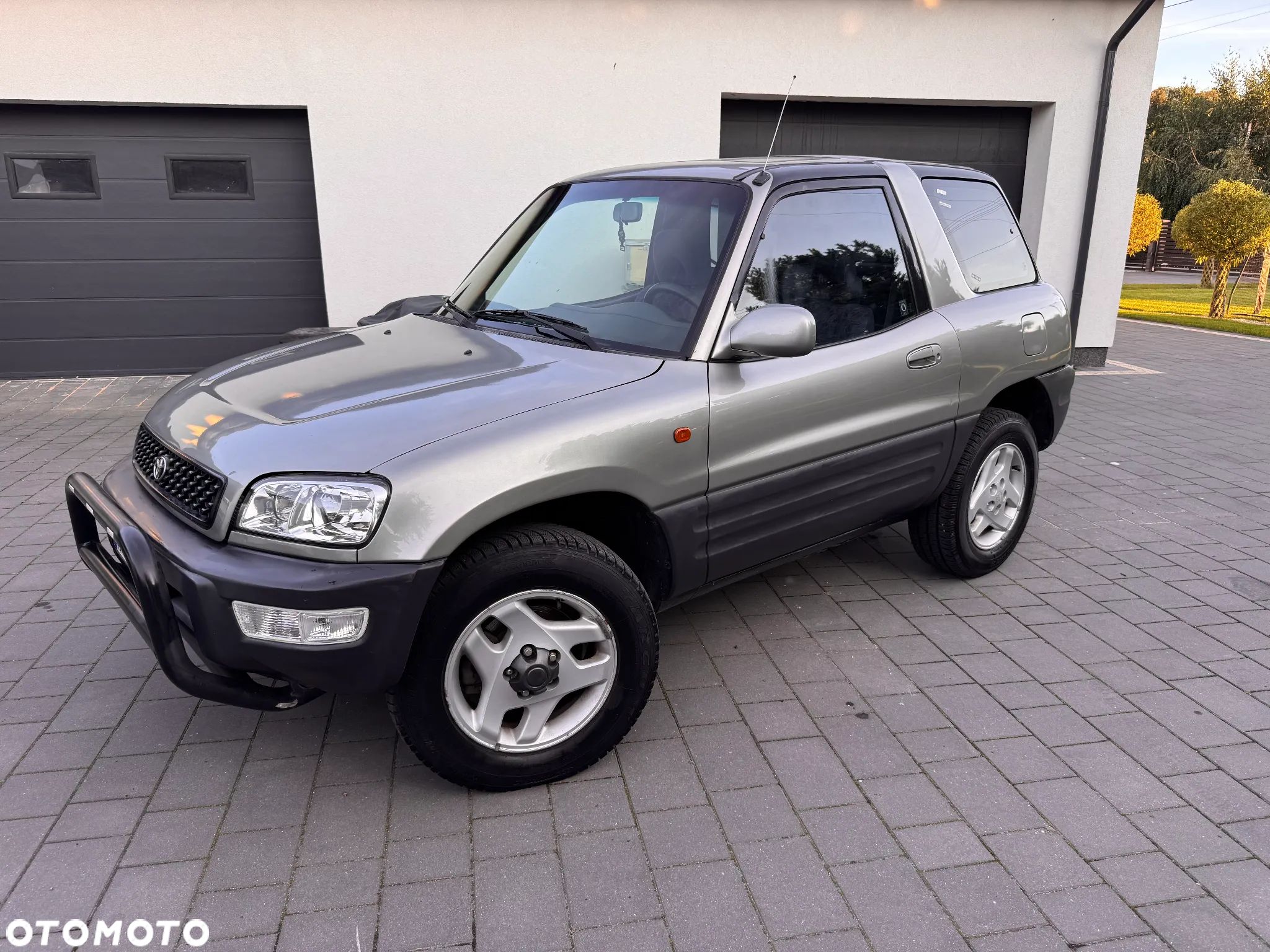 Toyota RAV4 2.0 - 1