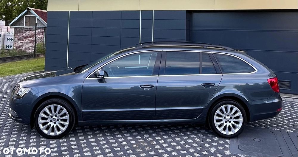 Skoda Superb 2.0 TDI DSG Exclusive - 6