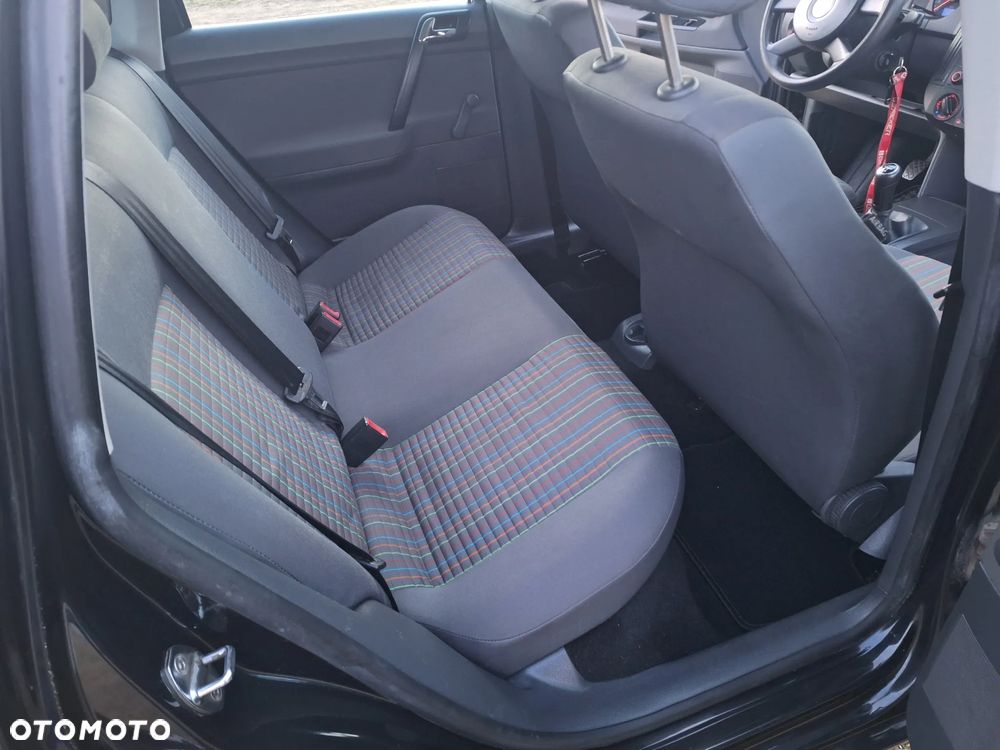 Volkswagen Polo 1.4 Comfortline - 26