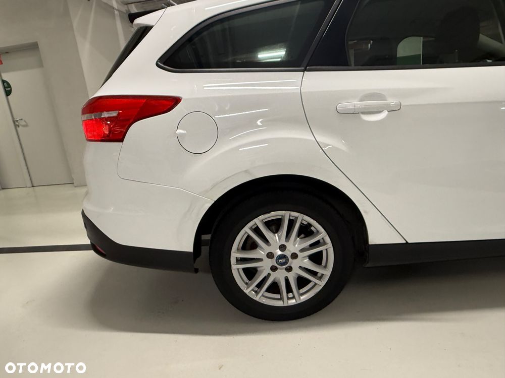 Ford Focus 1.5 TDCi SYNC Edition - 19