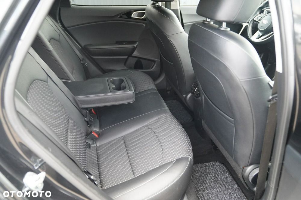 Kia XCeed - 18