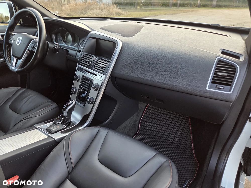 Volvo XC 60 D4 Geartronic Ocean Race - 12