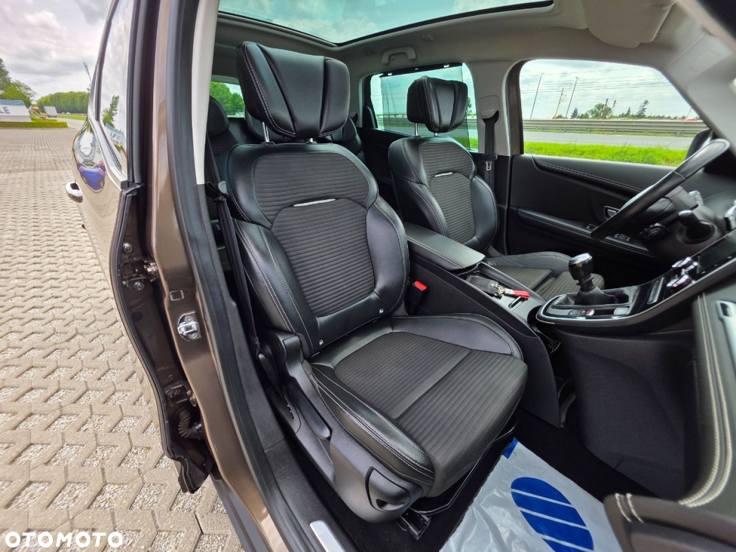 Renault Grand Scenic - 27