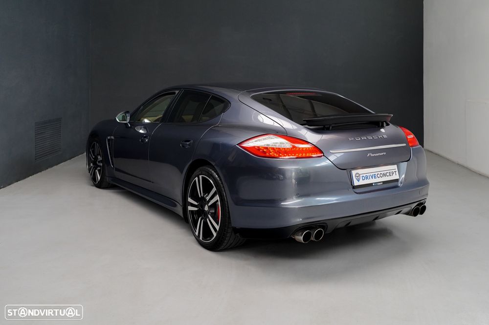 Porsche Panamera 4 PDK - 15