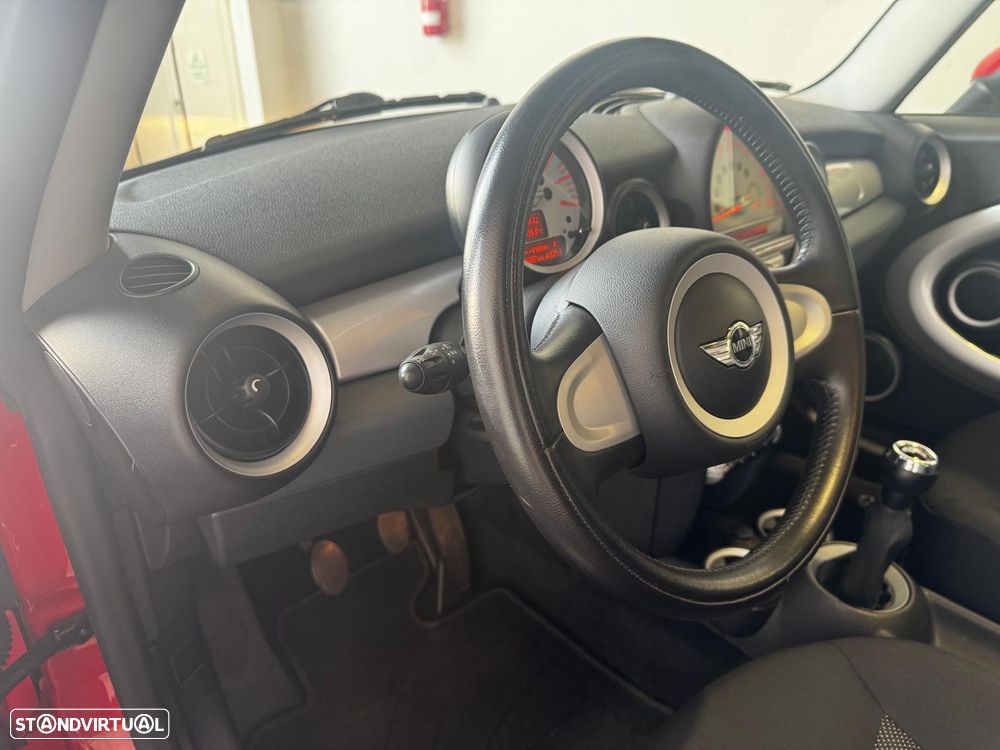 MINI 3 Portas One 1.4 - 27