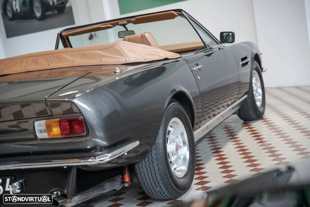 Aston Martin Volante - 22