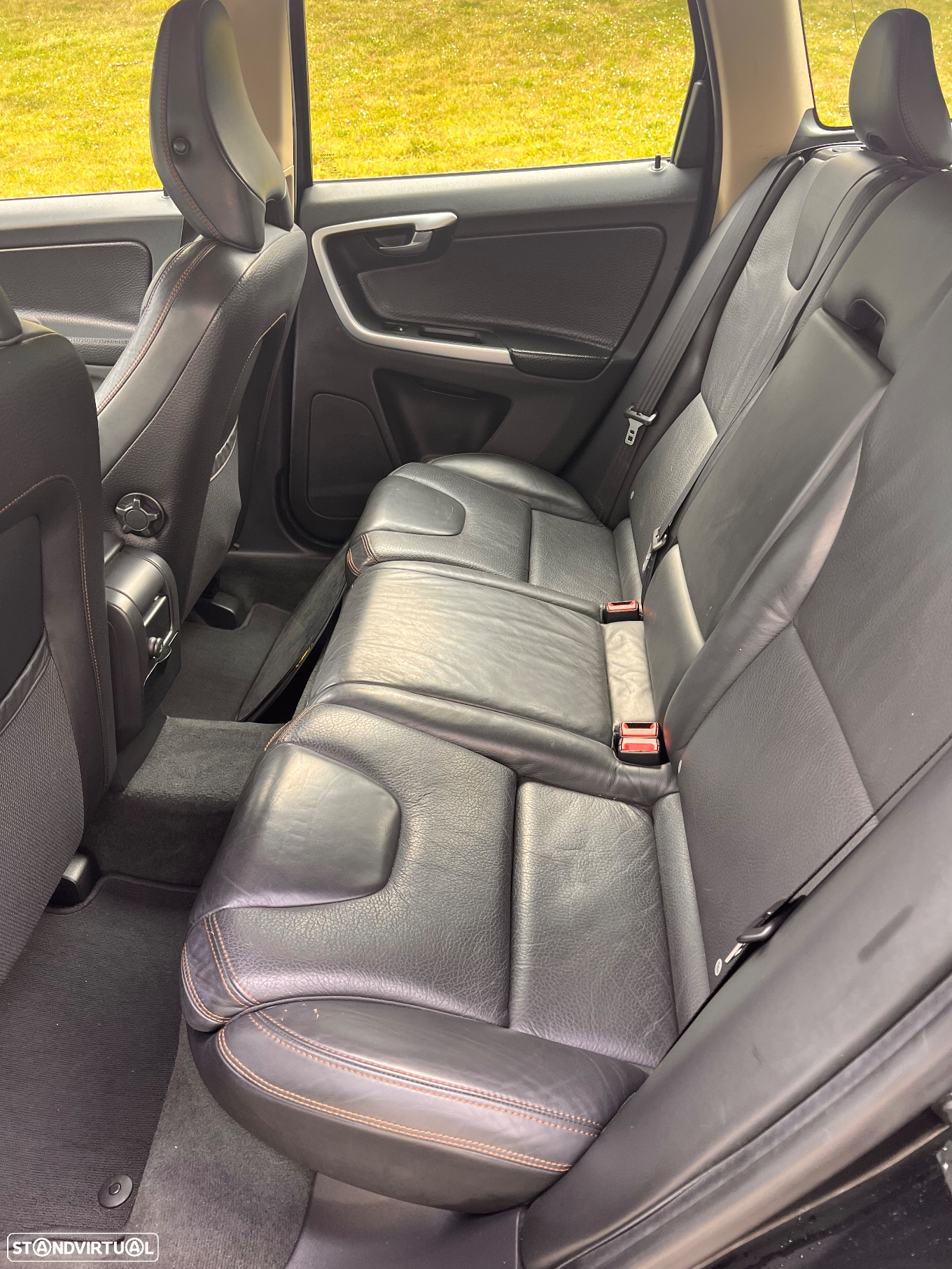 Volvo XC 60 2.4 D Drive - 9