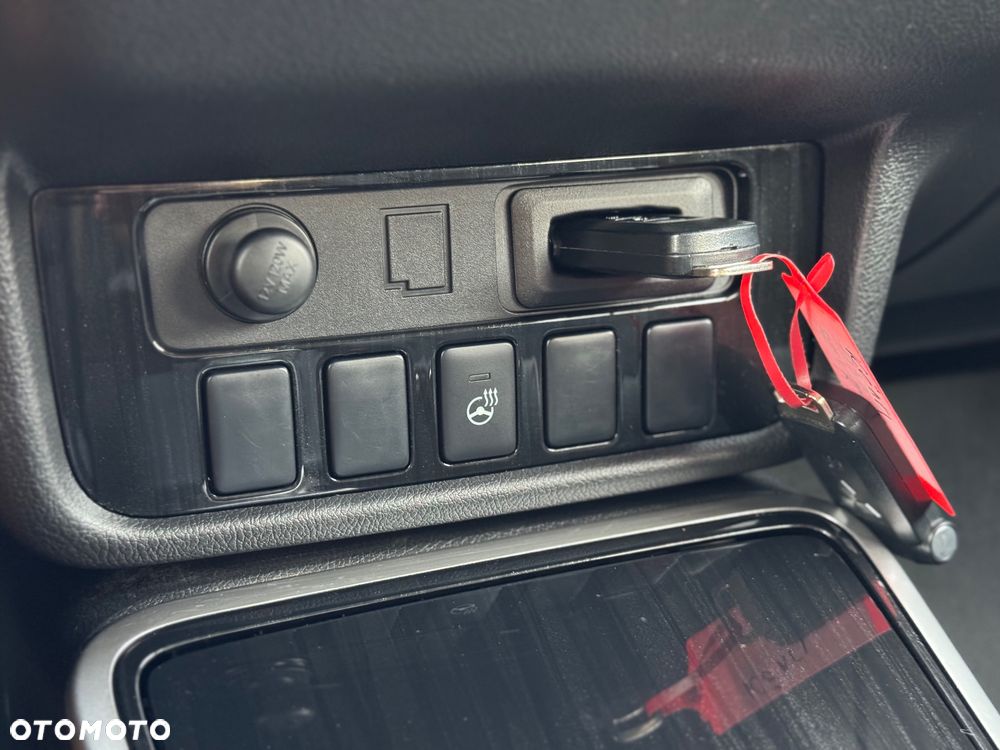 Mitsubishi Outlander 2.0 4WD Plug-In Hybrid Top - 25