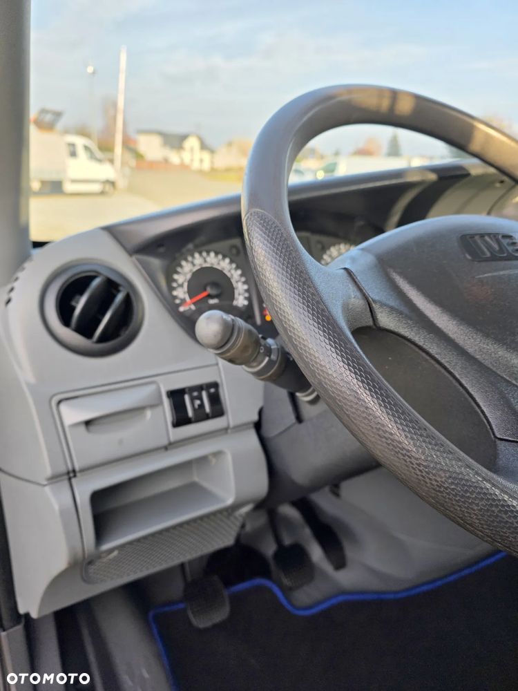 Iveco 35C18 3,0 HPI 180 KONNA SKRZYNIA 4,2M KLIMA WEBASTO 75T/KM PRZEBIEGU GWARANCJA IDEALNE BLIŻNIAKI DO 3,5T - 14