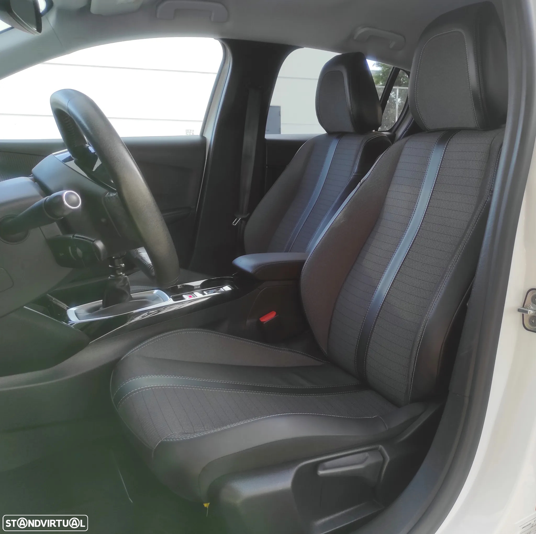 Peugeot 208 1.2 PureTech Allure Pack - 20