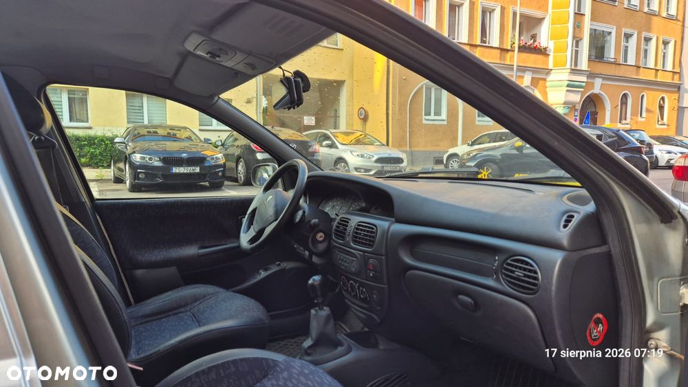 Renault Megane 1.6 - 8