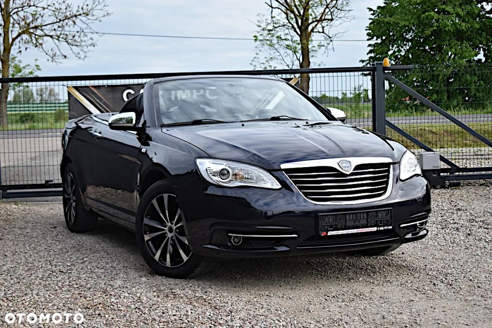 Chrysler 200 - 4