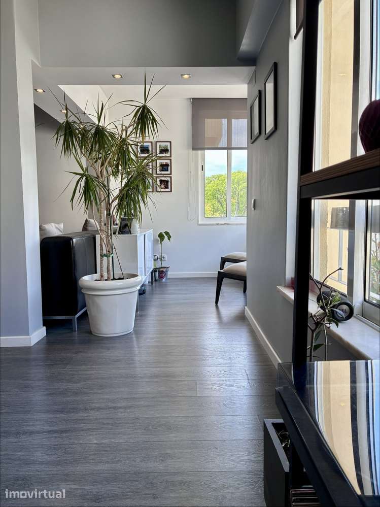 OPEN HOUSE EXCLUSIVO | T3 ÚNICO EM LOMBOS SUL + CAVE 40m² | 12 JUNHO - Grande imagem: 2/33