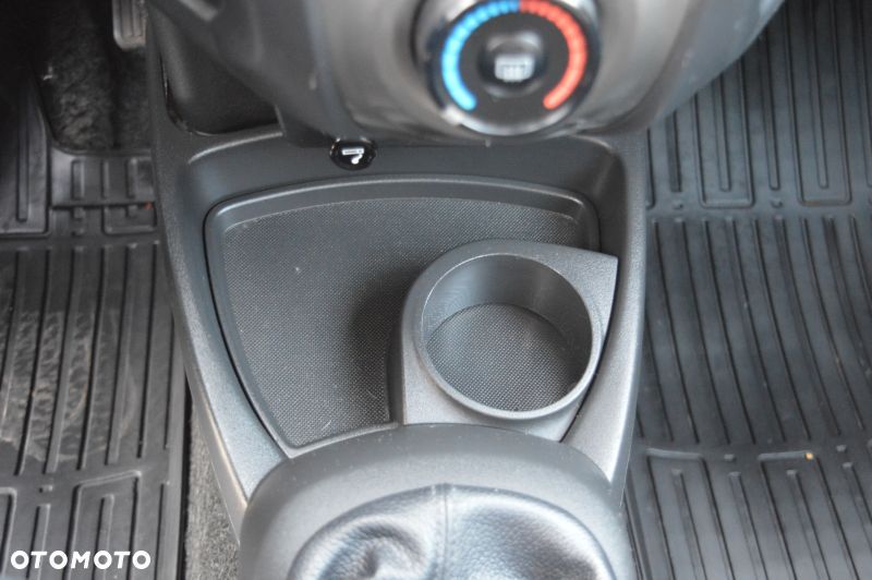 Toyota Yaris - 24