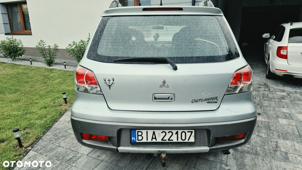 Mitsubishi Outlander 2.0 Invite - 6