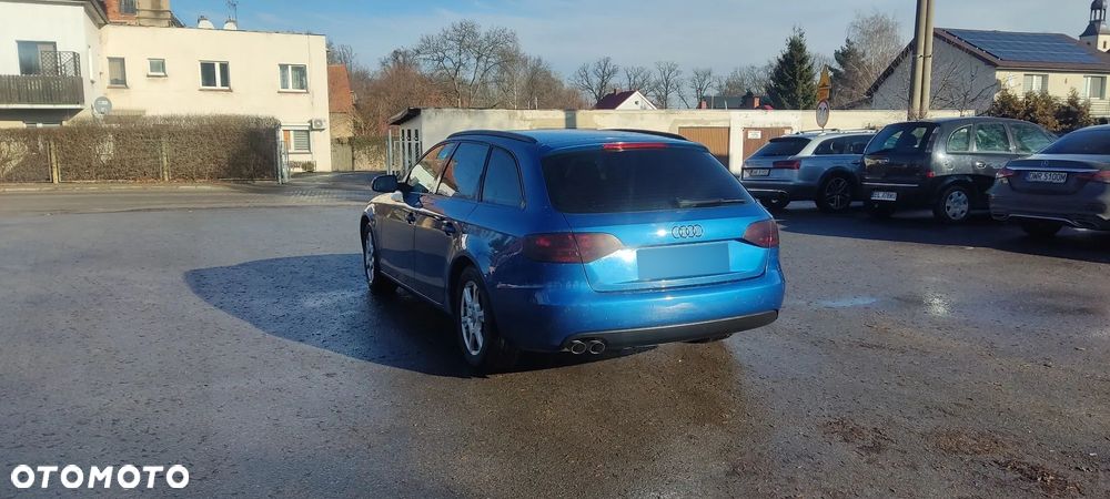 Audi A4 Avant 2011 photo 4