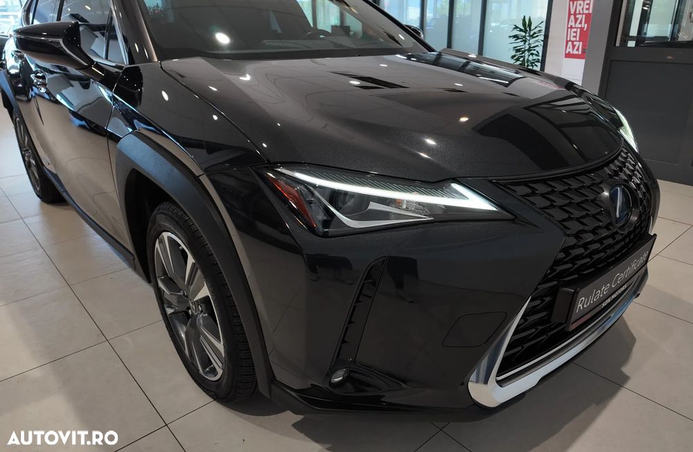Lexus UX 250h - 10