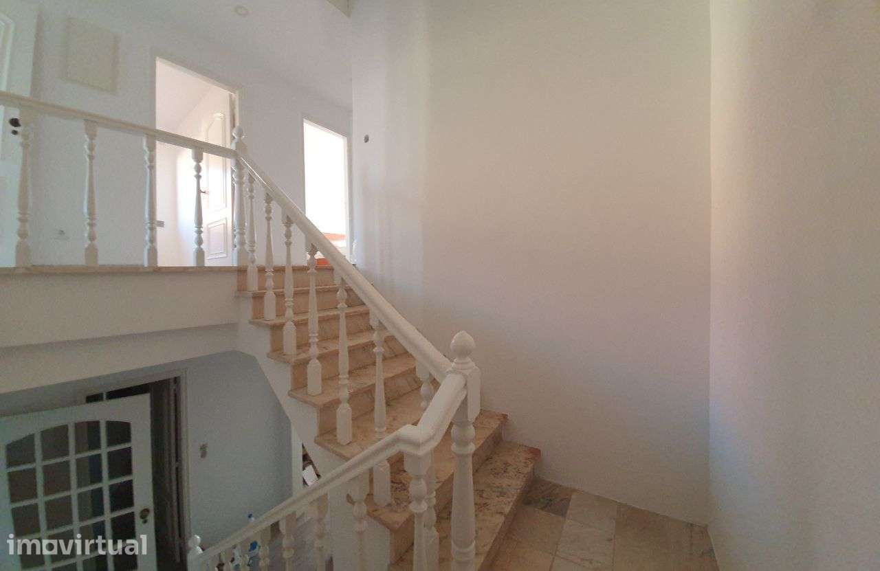 Quartos para alugar no centro da Charneca da Caparica - Grande imagem: 2/5