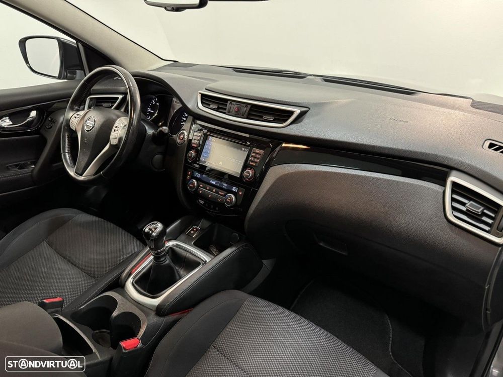 Nissan Qashqai 1.5 dCi N-Connecta - 11