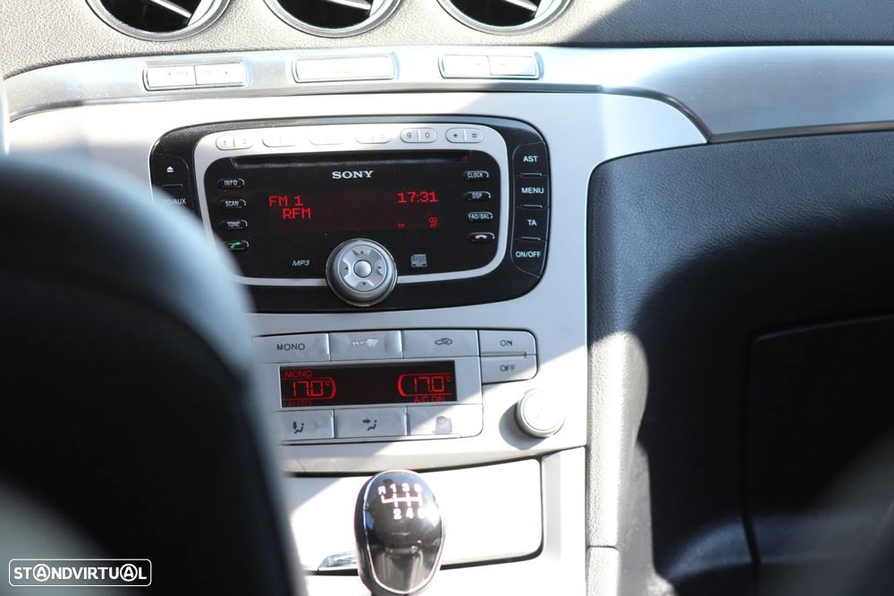 Ford S-Max 1.8 TDCi Titanium 7L - 27