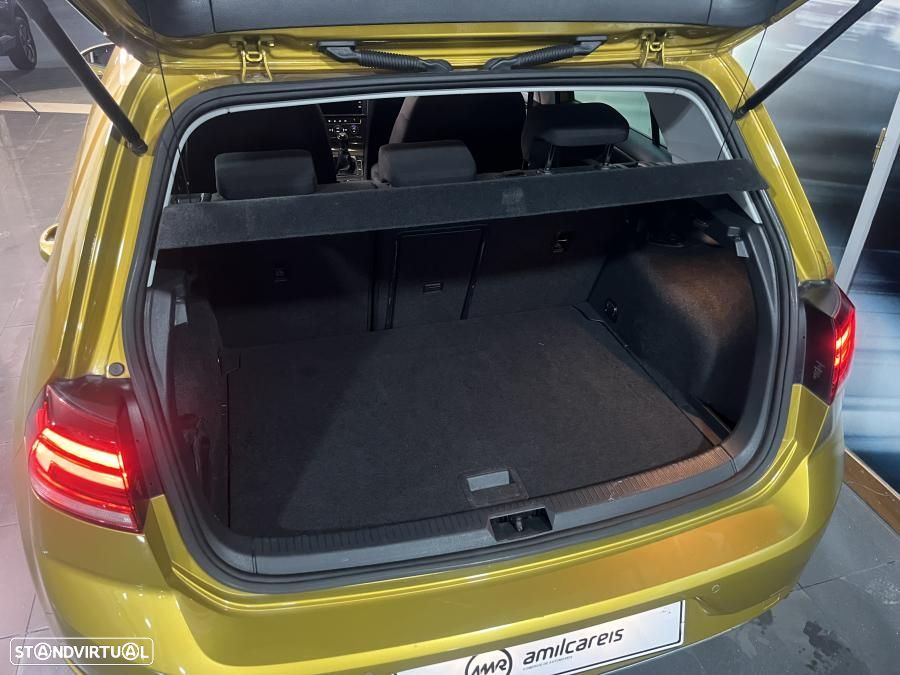 VW Golf 1.6 TDI Confortline - 8