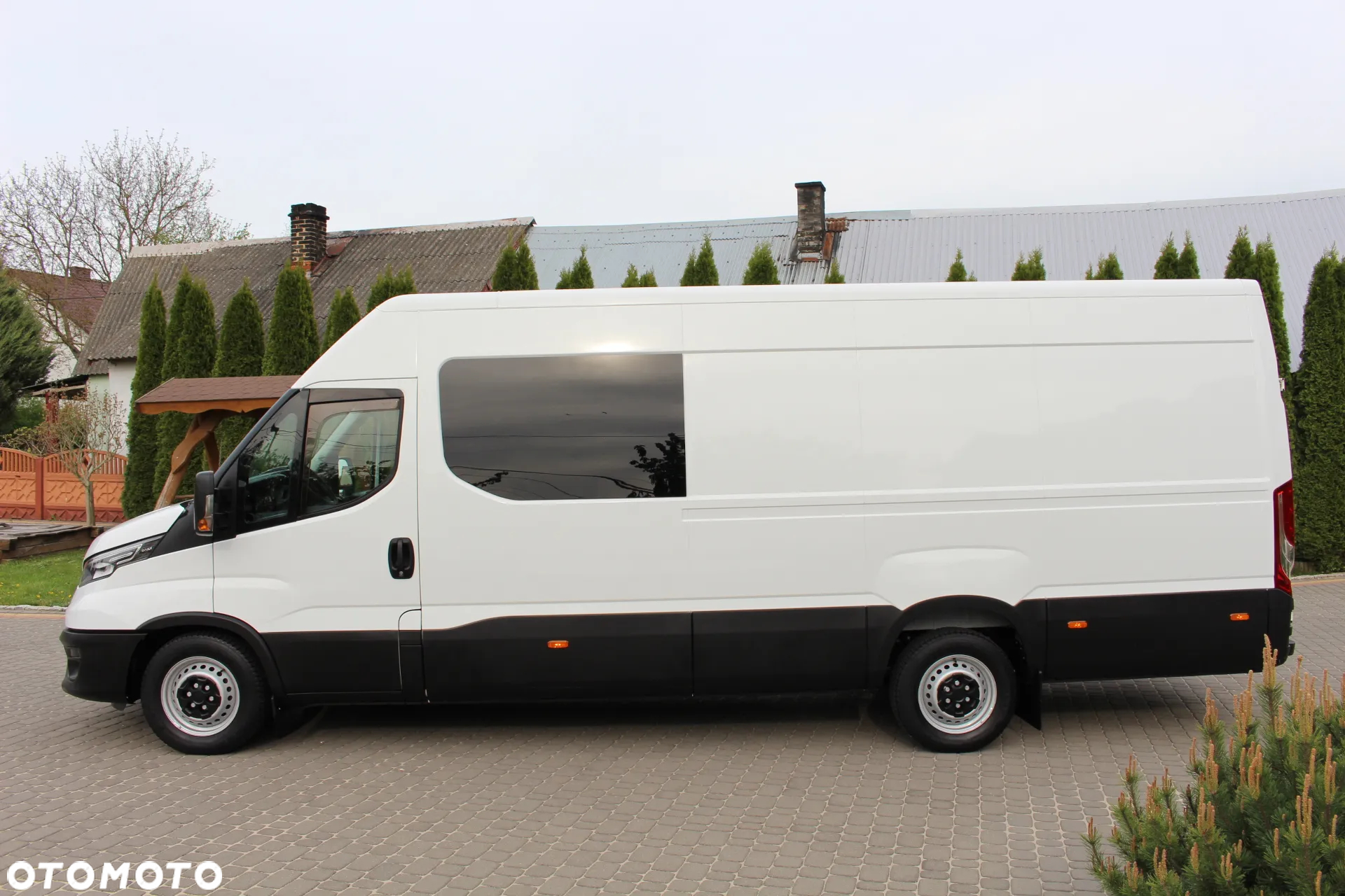 Iveco DAILY 35S18 / 3.0 180KM / AUTOMAT / POLSKI SALON / NISKI PRZEBIEG / SWIATŁA LED / DOKA / BRYGADÓWKA / JAK NOWY !!! - 9