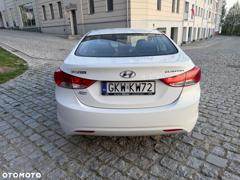 Hyundai Elantra 1.6 Comfort - 5