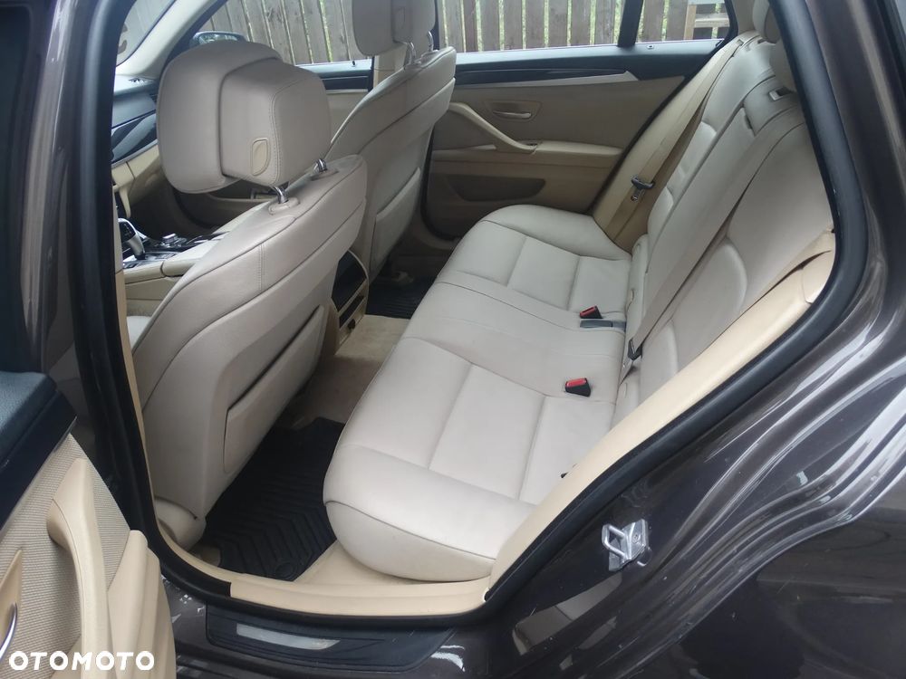 BMW Seria 5 530d xDrive - 11