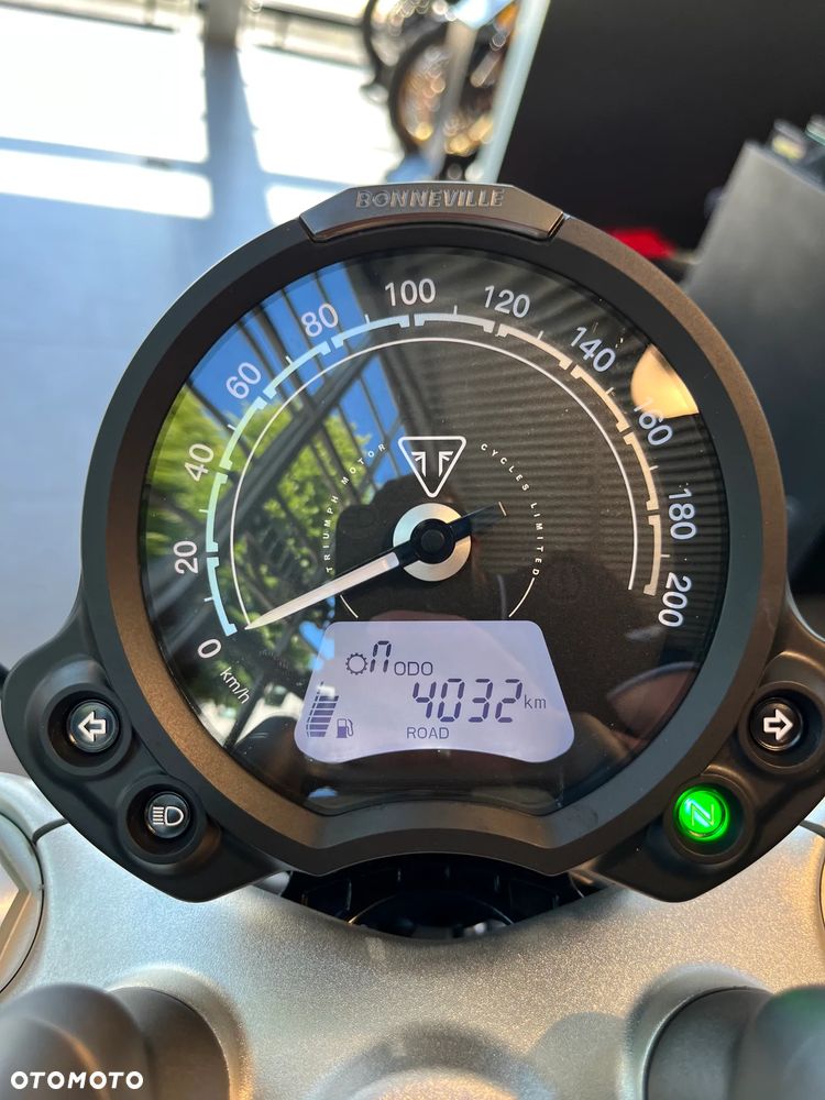 Triumph Speedmaster - 6