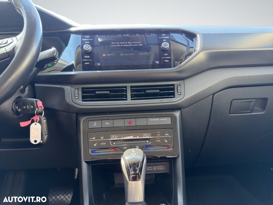 Volkswagen T-Cross - 17