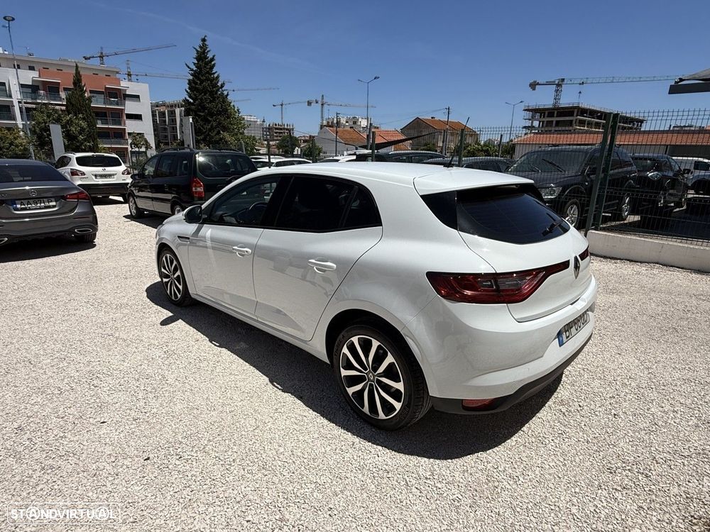 Renault Mégane 1.5 Blue dCi Intens - 9